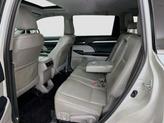 Thumbnail of 2015 Blizzard Pearl Toyota Highlander