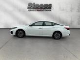Thumbnail of 2024 Pearl White Tricoat Nissan Altima