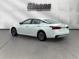 Thumbnail of 2024 Pearl White Tricoat Nissan Altima