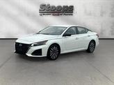 Thumbnail of 2024 Pearl White Tricoat Nissan Altima