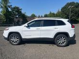 Thumbnail of 2017 Bright White Clearcoat Jeep Cherokee