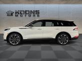 Thumbnail of 2025 White Metallic Lincoln Aviator