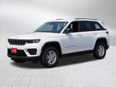 Thumbnail of 2023 Bright White Clearcoat Jeep Grand Cherokee
