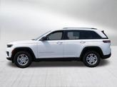 Thumbnail of 2023 Bright White Clearcoat Jeep Grand Cherokee