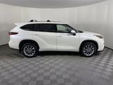 Thumbnail of 2020 Blizzard Pearl Toyota Highlander