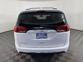 Thumbnail of 2017 Bright White Clearcoat Chrysler Pacifica