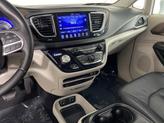 Thumbnail of 2017 Bright White Clearcoat Chrysler Pacifica
