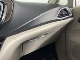 Thumbnail of 2017 Bright White Clearcoat Chrysler Pacifica