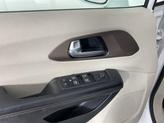 Thumbnail of 2017 Bright White Clearcoat Chrysler Pacifica