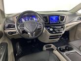 Thumbnail of 2017 Bright White Clearcoat Chrysler Pacifica