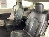 Thumbnail of 2017 Bright White Clearcoat Chrysler Pacifica
