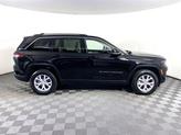 Thumbnail of 2022 Diamond Black Crystal Pearlcoat Jeep Grand Cherokee