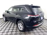 Thumbnail of 2022 Diamond Black Crystal Pearlcoat Jeep Grand Cherokee