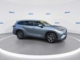 Thumbnail of 2022 MOON DUST Toyota Highlander