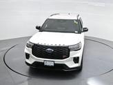 Thumbnail of 2025 White Metallic Ford Explorer