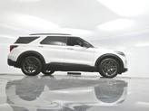 Thumbnail of 2025 White Metallic Ford Explorer