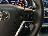 Thumbnail of 2017 Celestial Silver Metallic Toyota Highlander