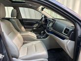 Thumbnail of 2017 Celestial Silver Metallic Toyota Highlander
