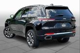 Thumbnail of 2022 Diamond Black Crystal Pearlcoat Jeep Grand Cherokee