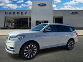 Photo of 2019 White Platinum Metallic Tri-Coat Lincoln Navigator