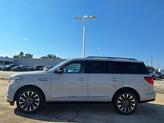 Thumbnail of 2019 White Platinum Metallic Tri-Coat Lincoln Navigator