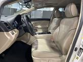 Thumbnail of 2010 Blizzard Pearl Toyota Venza