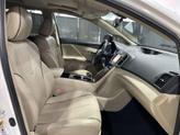 Thumbnail of 2010 Blizzard Pearl Toyota Venza