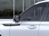 Thumbnail of 2025 Crystal White Metallic Lincoln Aviator