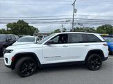 Thumbnail of 2022 Bright White Clearcoat Jeep Grand Cherokee