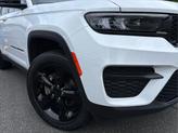 Thumbnail of 2022 Bright White Clearcoat Jeep Grand Cherokee