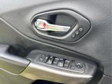 Thumbnail of 2019 Bright White Clearcoat Jeep Cherokee