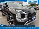 Photo of 2022 Labrador Black Pearl Mitsubishi Outlander