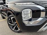 Thumbnail of 2022 Labrador Black Pearl Mitsubishi Outlander