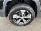 Thumbnail of 2019 Diamond Black Crystal Pearlcoat Jeep Cherokee
