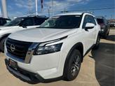 Thumbnail of 2025 Everest White Pearl Tricoat Nissan Pathfinder