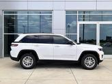 Thumbnail of 2025 Bright White Clearcoat Jeep Grand Cherokee
