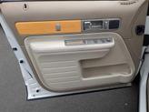 Thumbnail of 2007 White Chocolate Clearcoat Lincoln MKX