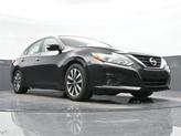 Thumbnail of 2017 Super Black Clearcoat Nissan Altima
