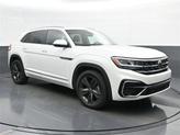 Photo of 2022 Oryx White Pearl Volkswagen Atlas Cross Sport