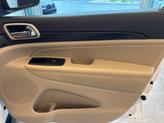 Thumbnail of 2022 Bright White Clearcoat Jeep Grand Cherokee