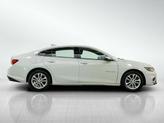Thumbnail of 2018 Summit White Chevrolet Malibu