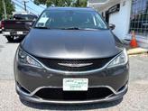 Thumbnail of 2017 Granite Crystal Metallic Clearcoat Chrysler Pacifica