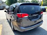 Thumbnail of 2017 Granite Crystal Metallic Clearcoat Chrysler Pacifica