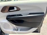 Thumbnail of 2017 Granite Crystal Metallic Clearcoat Chrysler Pacifica