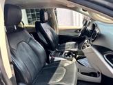 Thumbnail of 2017 Granite Crystal Metallic Clearcoat Chrysler Pacifica