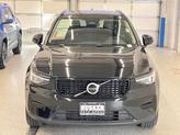 Thumbnail of 2024 Onyx Black Metallic Volvo XC40