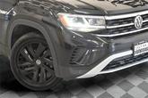 Thumbnail of 2021 Deep Black Pearl Effect Volkswagen Atlas Cross Sport