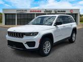 Thumbnail of 2025 Bright White Clearcoat Jeep Grand Cherokee