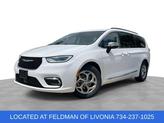 Photo of 2023 Bright White Clearcoat Chrysler Pacifica