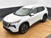 Thumbnail of 2025 Everest White Pearl Nissan Rogue
